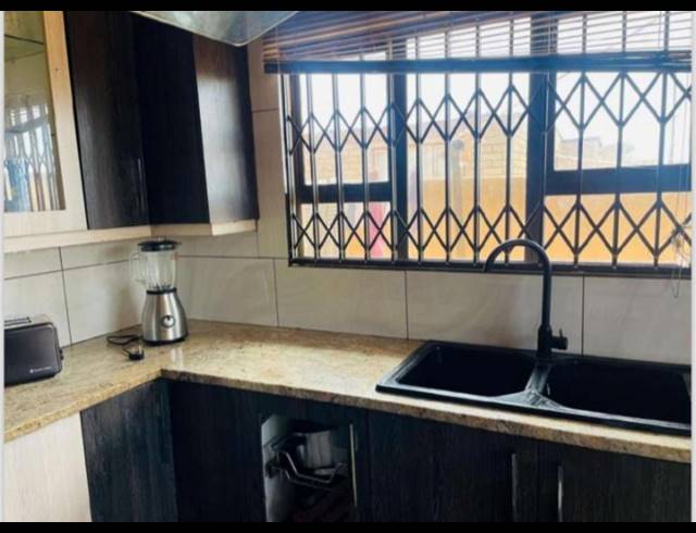 3 BEDROOM HOUSE FOR SALE IN LAKESIDE